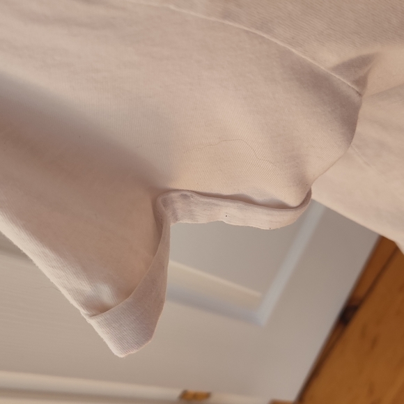 FRIENDS TSHIRT - Picture 3 of 5